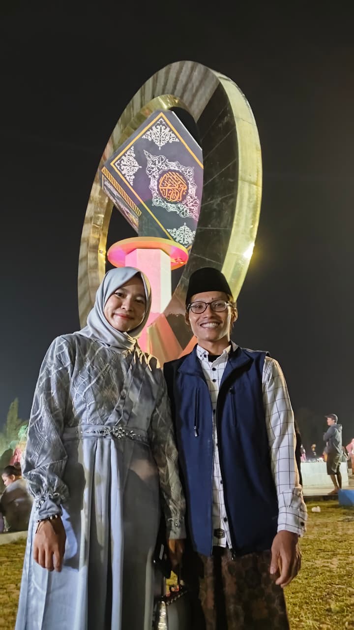 Syahadat Cinta di ruang Ideologi